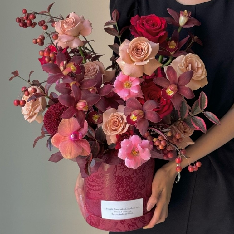 【雲塘彌春】卡布奇諾玫瑰花大花蕙蘭紅玫瑰混搭抱抱桶生日花束約會花束生日