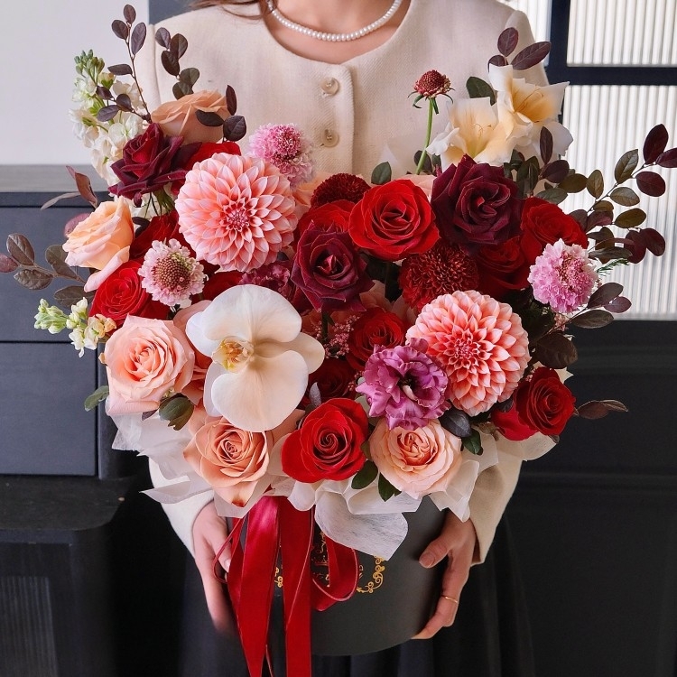 【粉夢綺緣】紅玫瑰花束大麗花蝴蝶蘭劍蘭混搭花束抱抱桶生日花束約會花束