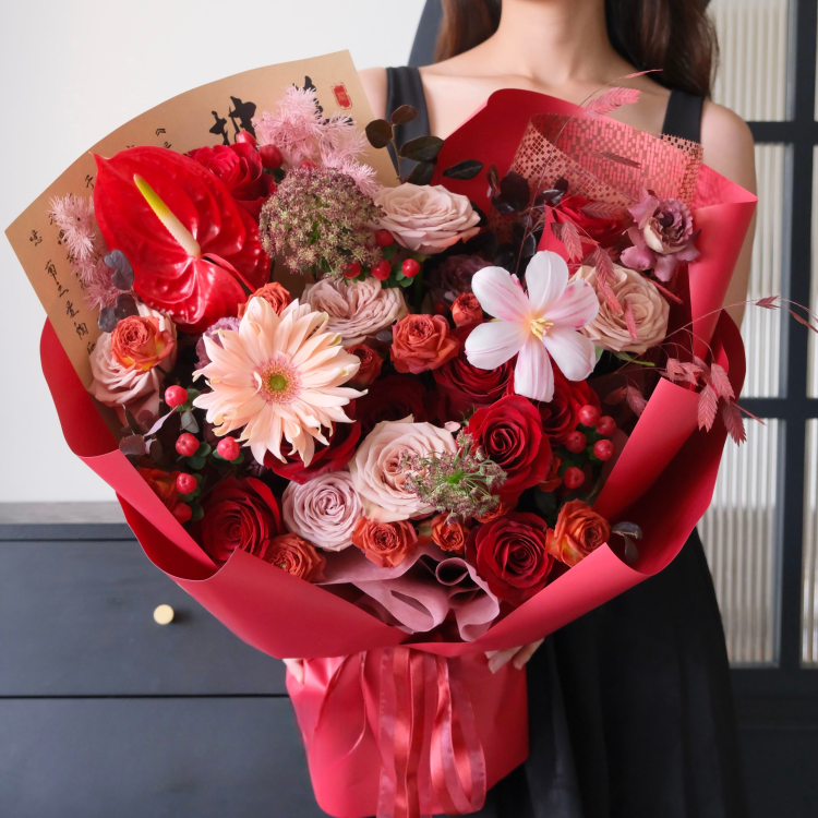 【安然有思】紅玫瑰花非洲菊鬱金香紅繼木混搭花束生日花束