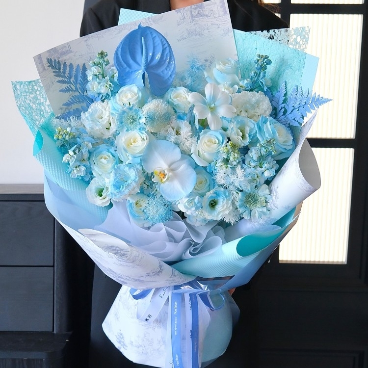 【溫柔銀河】玫瑰花鬱金香蝴蝶蘭乒乓菊蓬萊松混搭花束約會花束約會鮮花