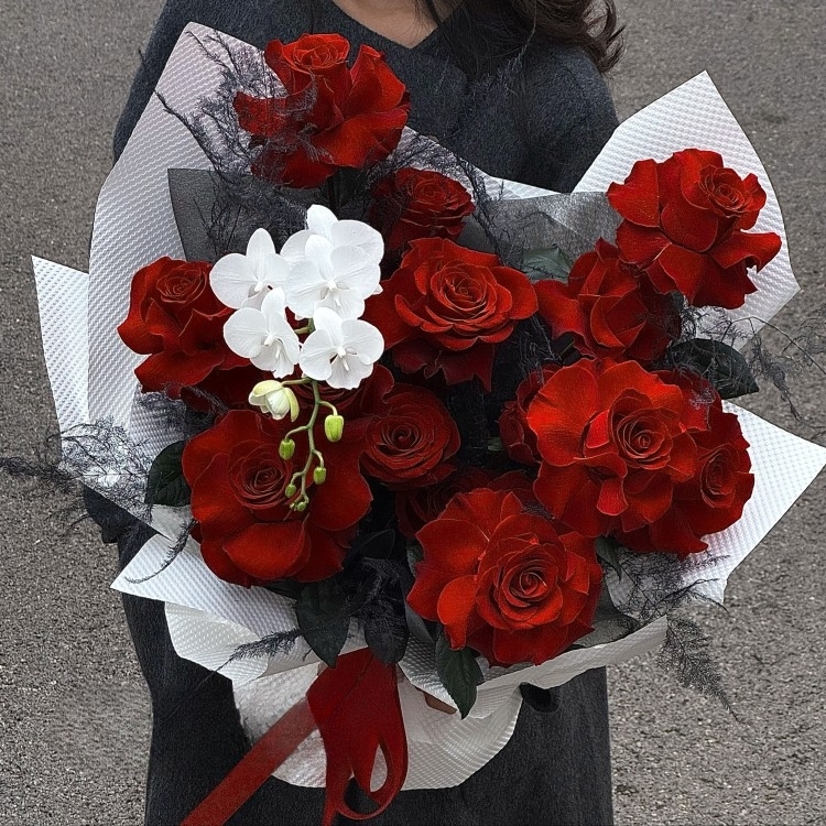 【漫詩與歌】高原紅玫瑰花白天鵝混搭花束生日花束約會花束求婚花束生日鮮花配送