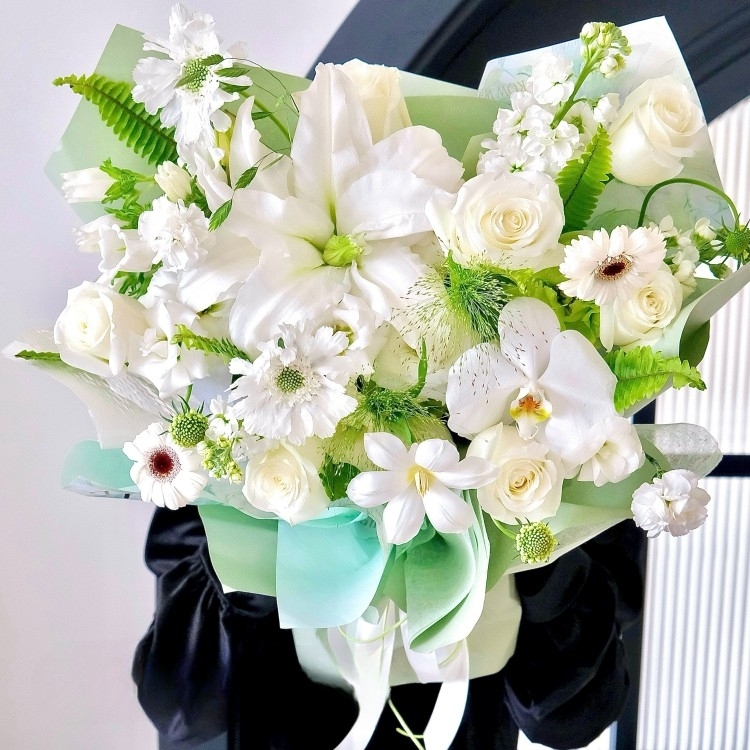 【碎玉如雪】玫瑰花重瓣百合紫羅蘭蝴蝶蘭混搭花束生日花束約會花束