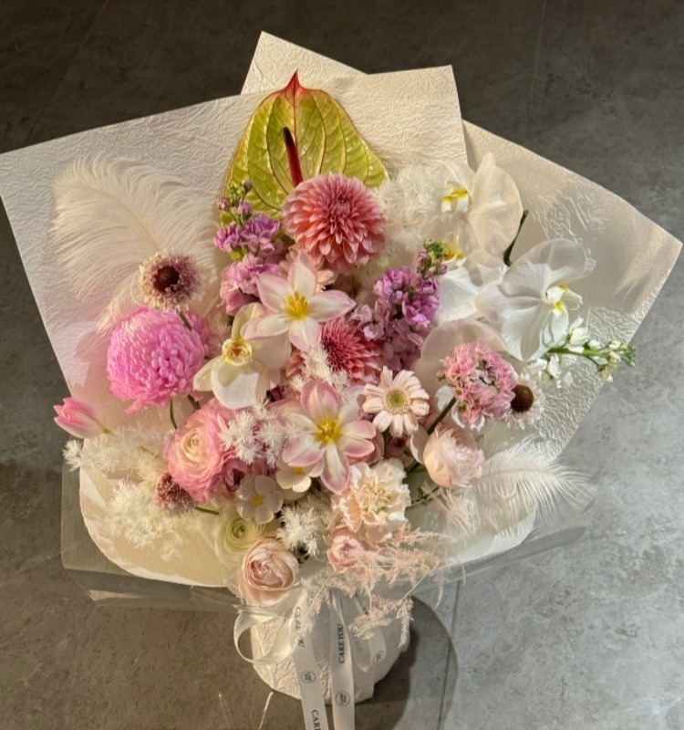 【淡然自若】粉紫治癒系鮮花花束送長輩紀念日女友老婆情人節畢業拍照