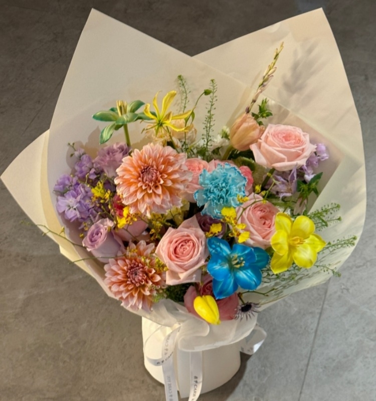 【甜筒】多巴胺畢業花束小眾送閨蜜朋友長輩鮮花花束