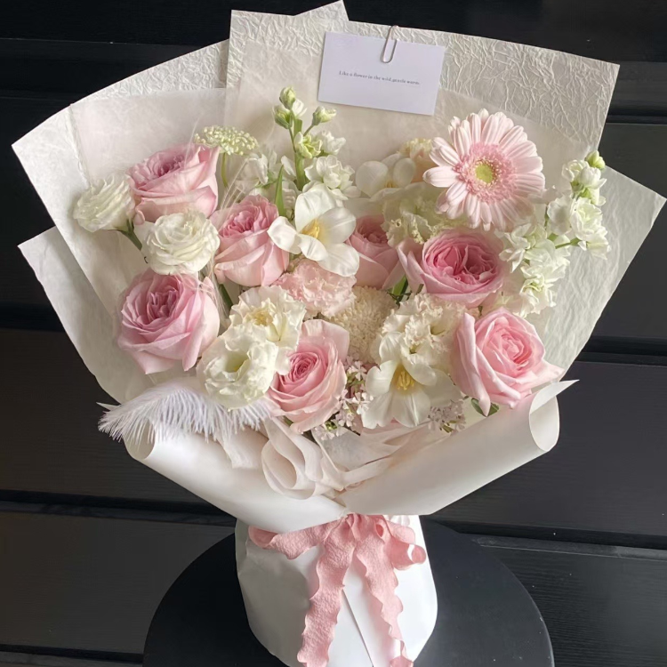 【煙雨繁花】粉雪山玫瑰鬱金香搭配花束送女友朋友閨蜜畢業生日禮物（廣州鮮花）