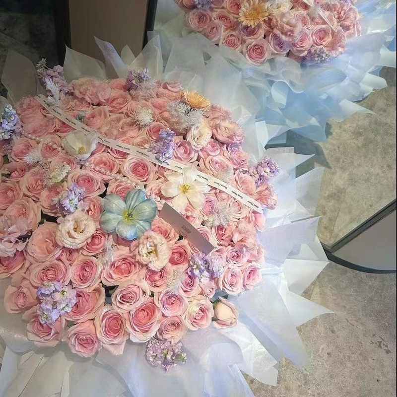 99枝粉雪山玫瑰+時令配花fl00018-011