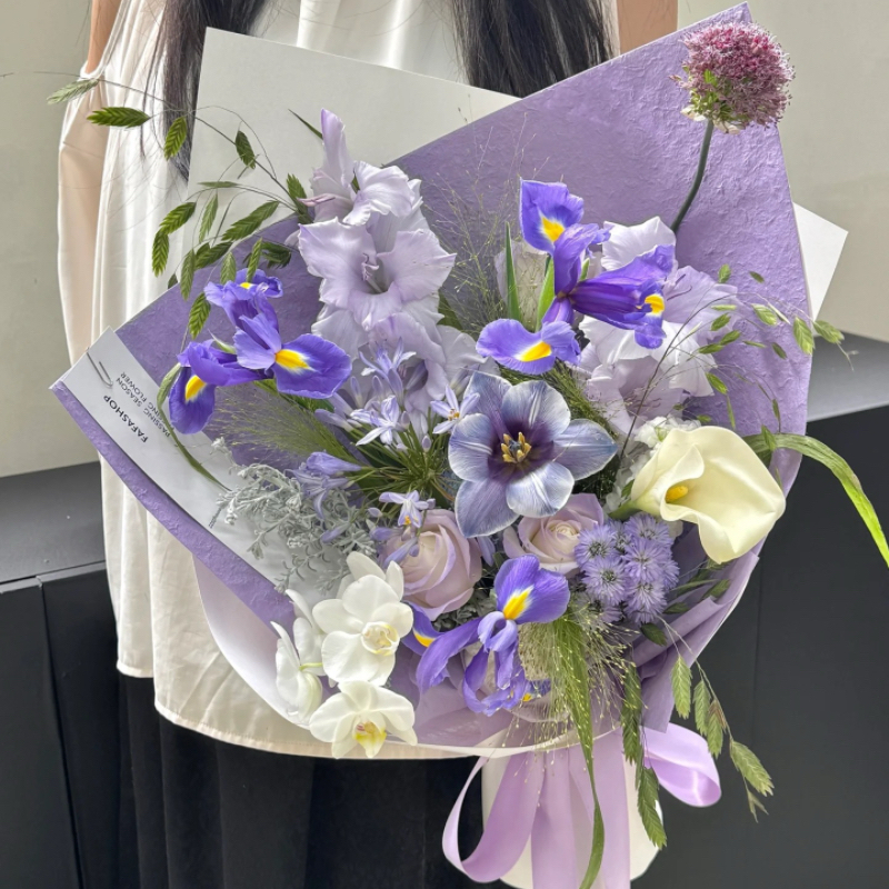 自然風紫色鳶尾花束