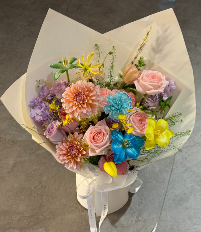 玫瑰混搭大麗花、鬱金香（噴色)花束(fl00020-0024)