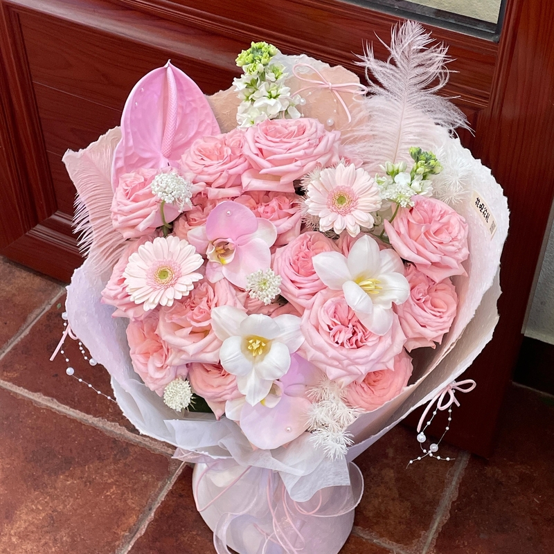 玫瑰混搭非洲菊，蝴蝶蘭花束(fl00008-009)