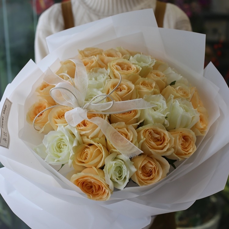 香檳玫瑰混搭白色玫瑰花束(fl00012-A005)