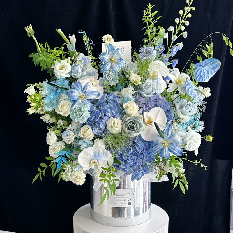 繡球混搭蝴蝶蘭，鬱金香花桶(fl00006-044)