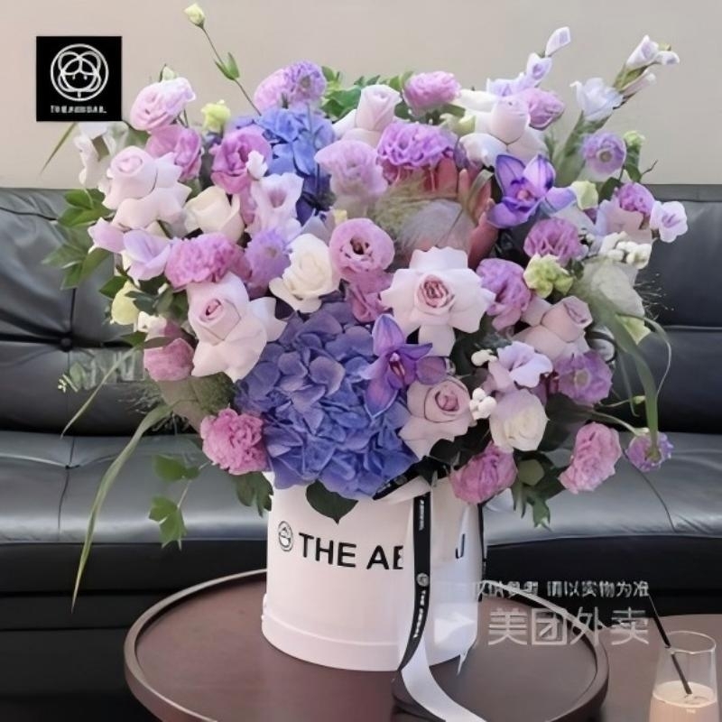 Hydrangea，Tulips and Manta Roses Mixed Flower Bucket(fl00007-085)