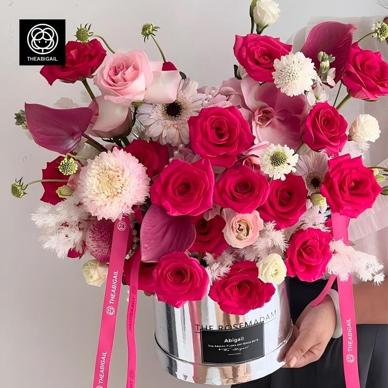 Phalaenopsis (spray color) ，Ping Pong Chrysanthemums and  Gerbera  Mixed Flower Bucket(fl00007-056)