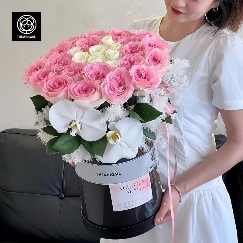 Phalaenopsis (spray color) and  Rose  Mixed Flower Bucket(fl00007-067)