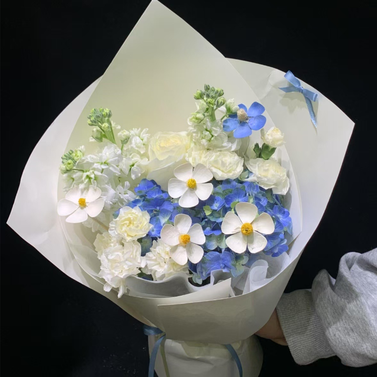 繡球混搭白色玫瑰花束(fl00009-0065)