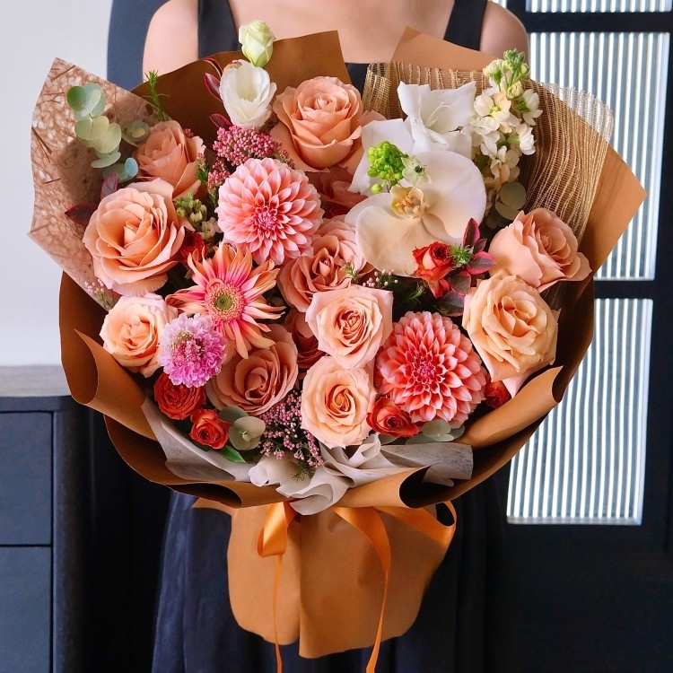 Phalaenopsis, Dahlia and Gerbera Mixed Bouquet(fl00022-0056)
