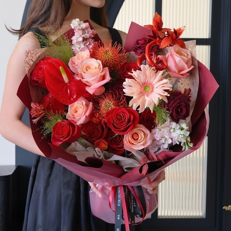 拉絲非洲菊混搭紅色玫瑰花束(fl00022-0084)