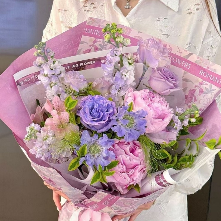 紫色玫瑰混搭芍藥，藍盆花花束(fl00024-007)