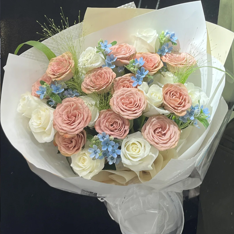 卡布奇諾玫瑰混搭白玫瑰花束(fl00005-013)