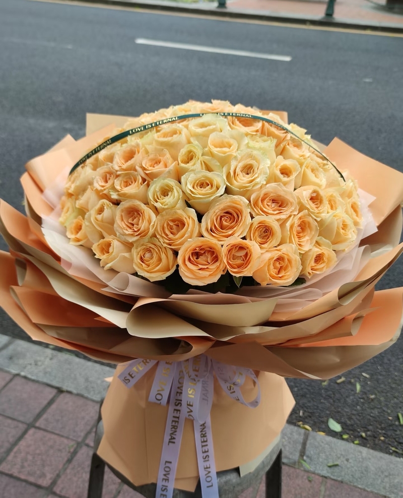 99枝香檳色玫瑰花束(fl00011-0016)