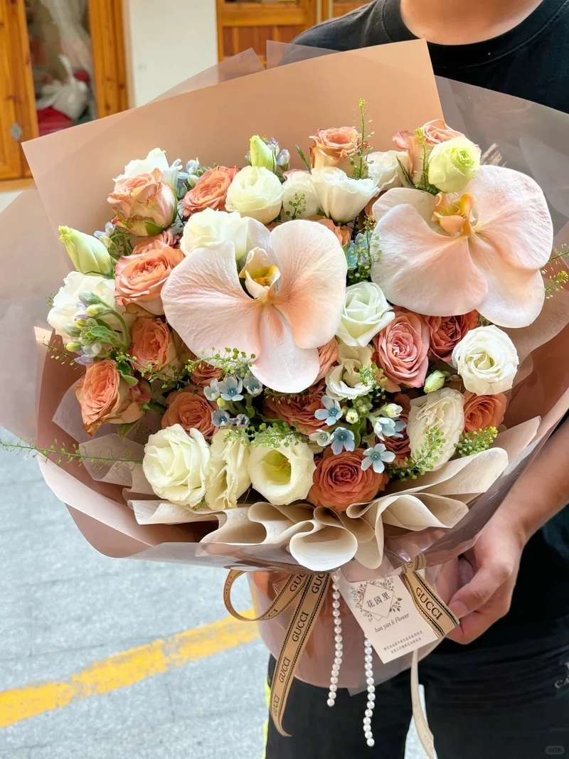 Phalaenopsis Mixed with Champagne Roses and Eustoma Bouquet(fl00023-0036)