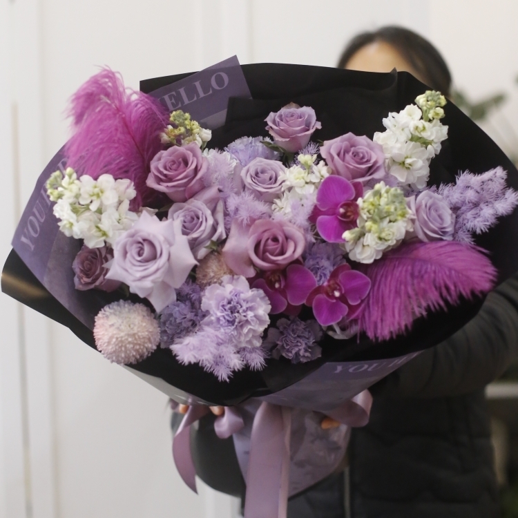紫色玫瑰混搭蝴蝶蘭，噴色紫羅蘭花束(fl00013-042)