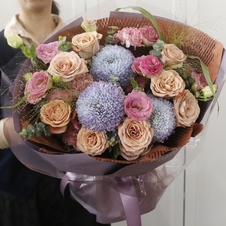 淺杏色玫瑰混搭乒乓菊，洋桔梗花束(fl00013-044)