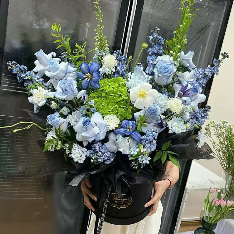 藍玫瑰混搭繡球花，飛燕草，藍星花花束(fl00021-015)