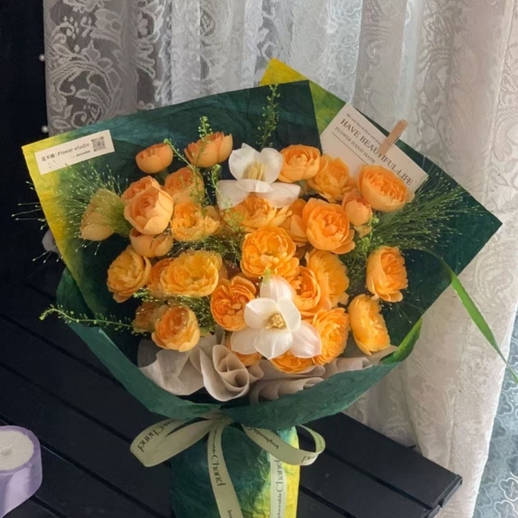 橙黃色玫瑰混搭馬蹄蓮花束(fl00019-0058)