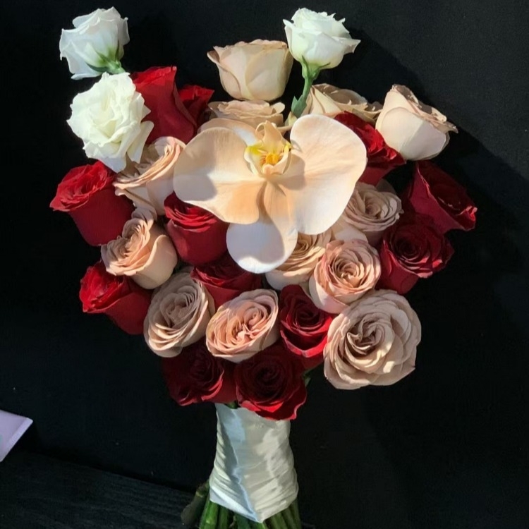 玫瑰混搭蝴蝶蘭花束(fl00019-0001)