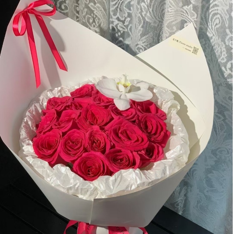 弗洛伊德玫瑰混搭蝴蝶蘭花束(fl00019-0010)