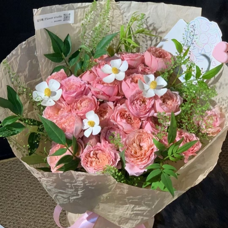 蜜桃粉玫瑰混搭銀蓮花花束(fl00019-0013)