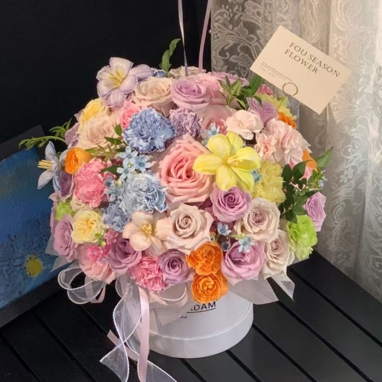 玫瑰混搭繡球花，百合，康乃馨，洋桔梗花束(fl00019-0015)