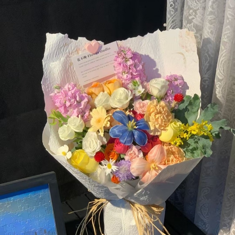 玫瑰混搭洋桔梗，繡球，康乃馨花束(fl00019-0024)