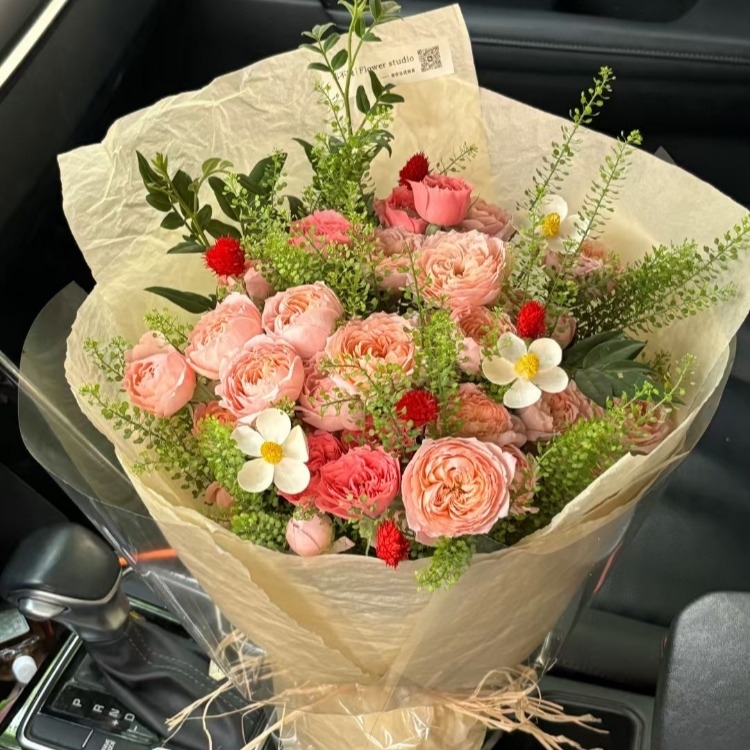 粉色玫瑰混搭小雛菊，火龍珠花束(fl00019-0032)
