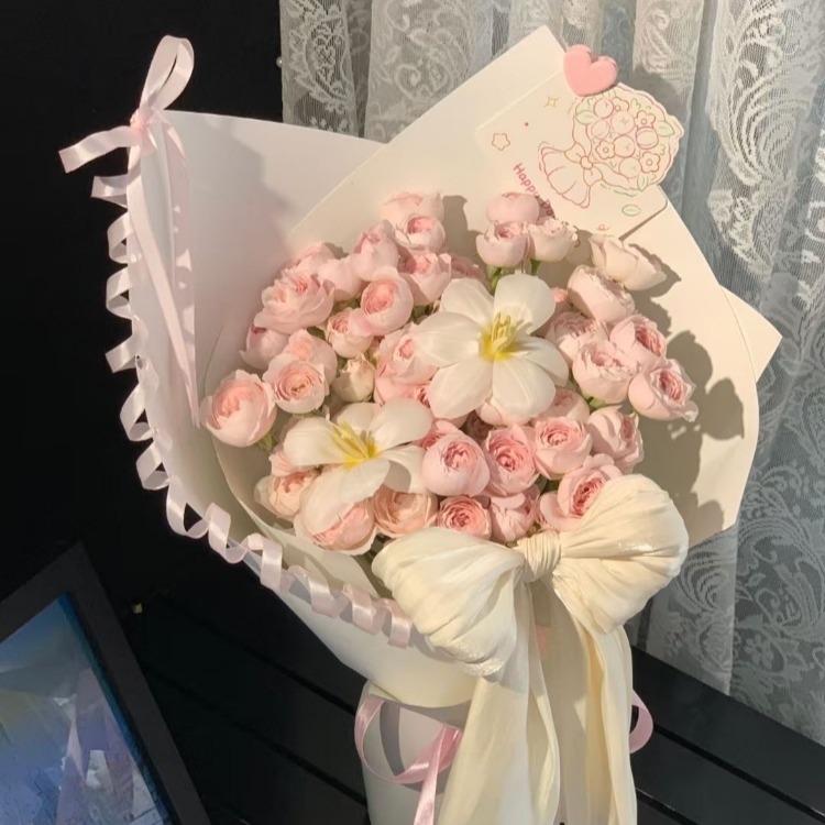 18枝粉色玫瑰混搭雞蛋花花束(fl00019-0037)