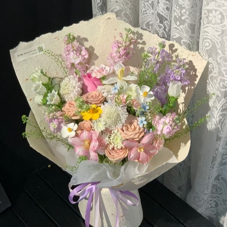 玫瑰混搭飛燕草，洋桔梗，紫羅蘭花束(fl00019-0044)