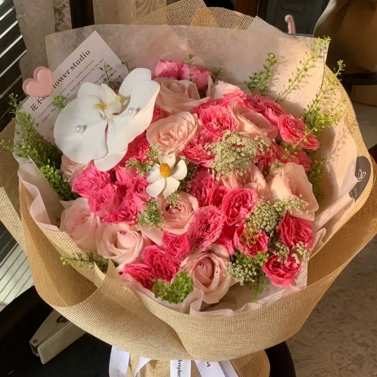 玫瑰混搭蝴蝶蘭花束(fl00019-0046)