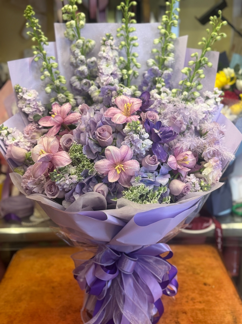 Purple Roses Mixed with Hydrangea and Sprayed Tulips Bouquet(fl00011-0007)