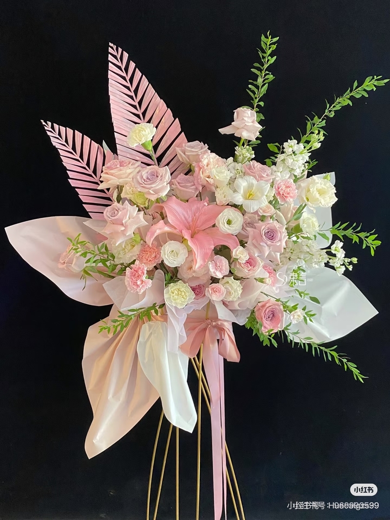 郁金香混搭百合，曼塔玫瑰花籃(fl00026-0149)