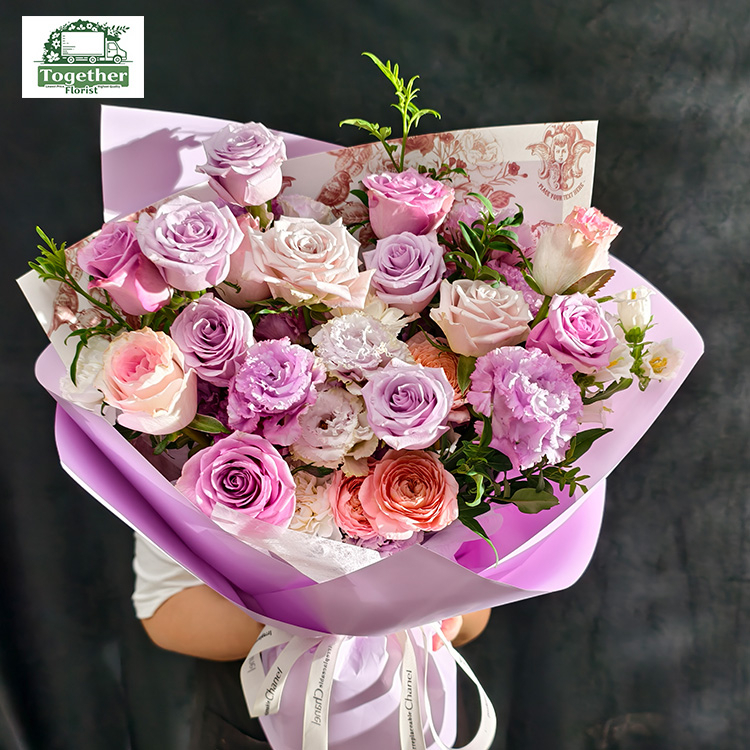 玫瑰混搭風鈴花、桔梗花束fl0000-XH0098 情人節精選款式，無附加收費