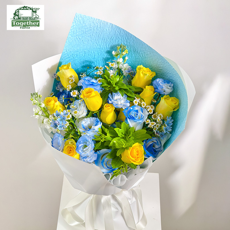 黃色玫瑰混搭碎冰藍玫瑰，桔梗花束fl0000-XH0180