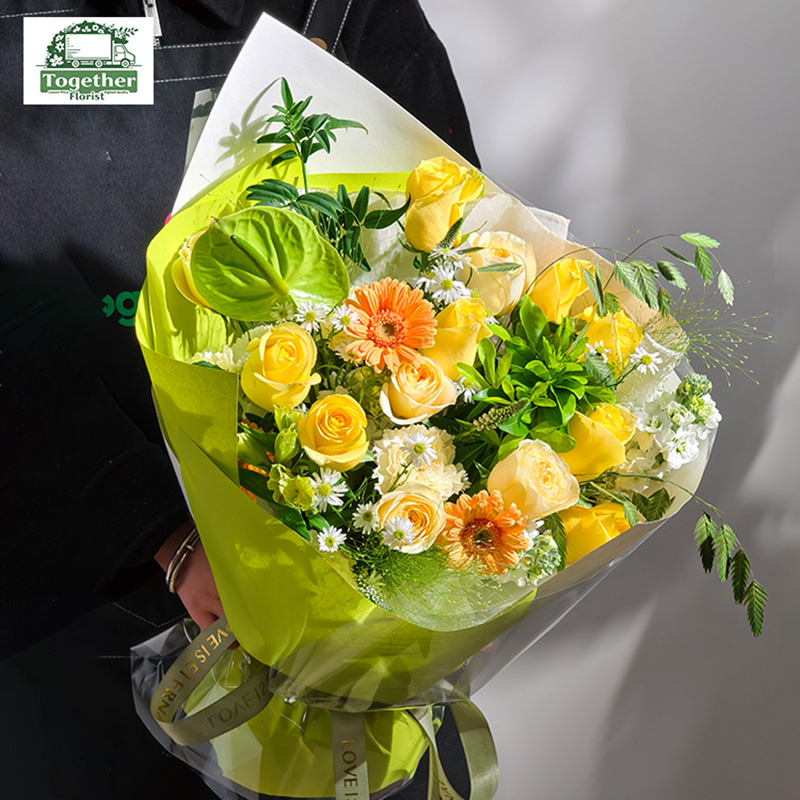 現貨-黃色玫瑰混搭紫羅蘭，非洲菊花束fl0000-XH0192-251107