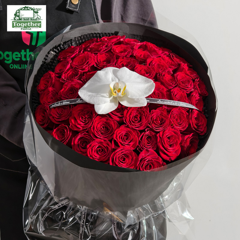 52枝紅色玫瑰混搭蝴蝶蘭花束 fl0000-XH0209