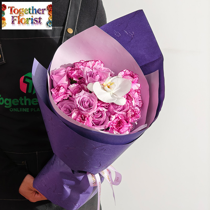 蝴蝶蘭混搭紫霞仙子玫瑰，紫精靈康乃馨花束 fl0000-XH0286