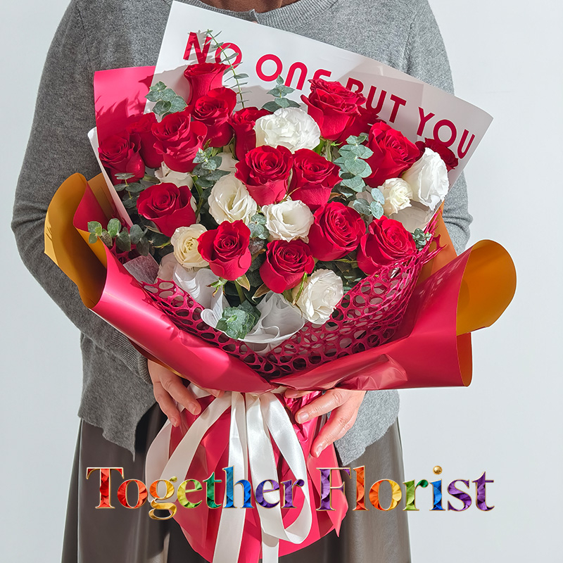 紅玫瑰混搭白桔梗花束fl0000-XH0238 情人節精選款式，無附加收費