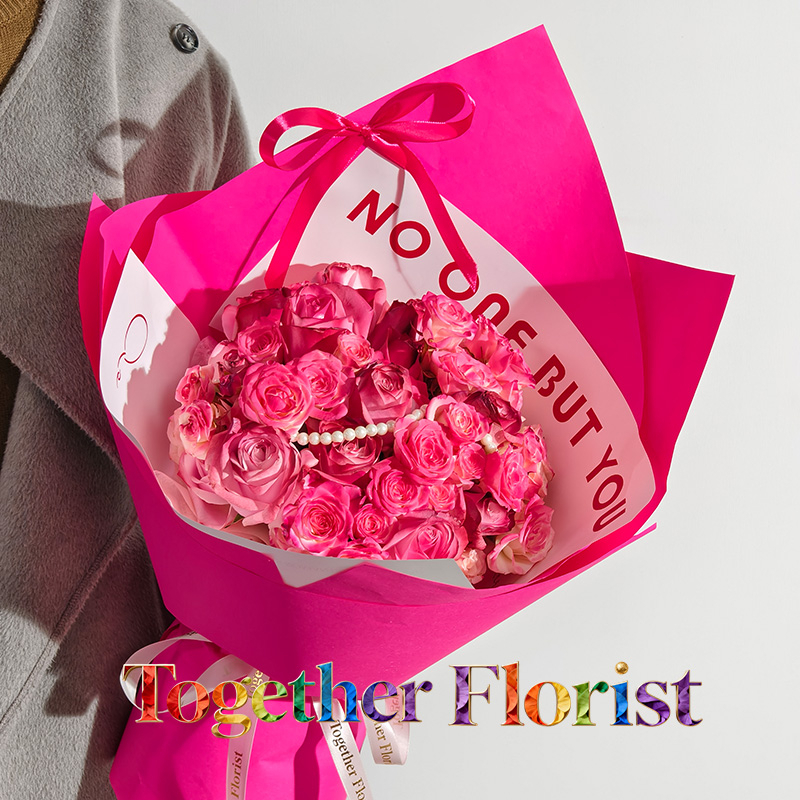 粉色玫瑰（噴色）混搭折射多頭玫瑰花束 fl0000-XH0285 情人節精選款式，無附加收費