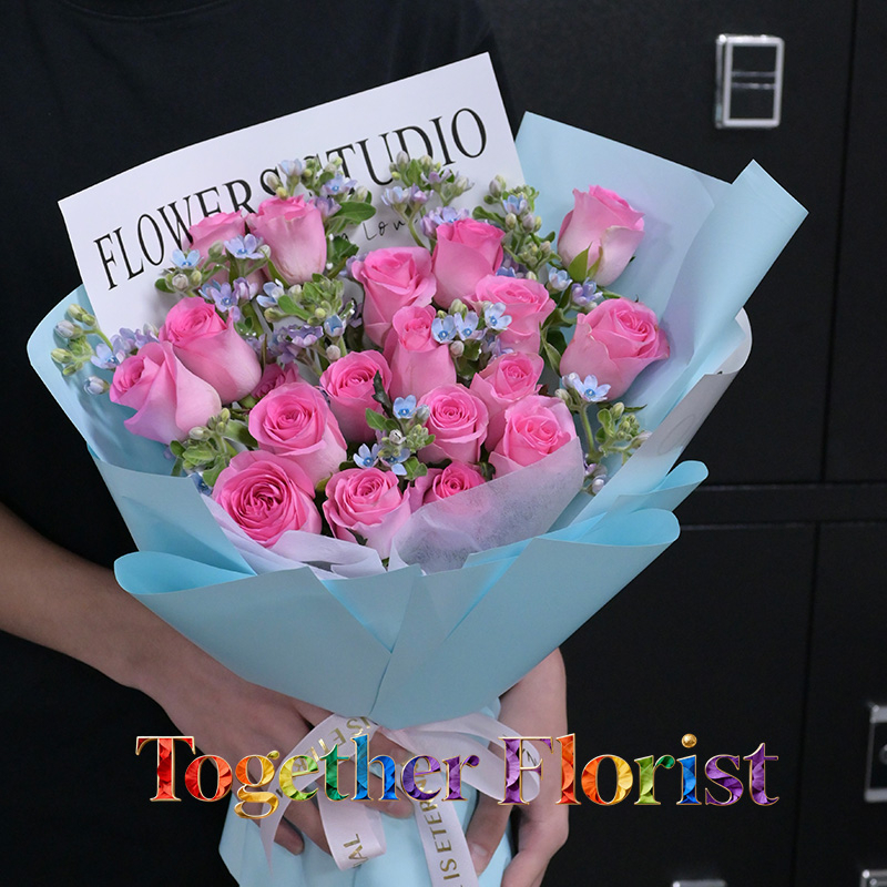 蘇醒玫瑰混搭藍星花花束fl00026-0112 情人節精選款式，無附加收費